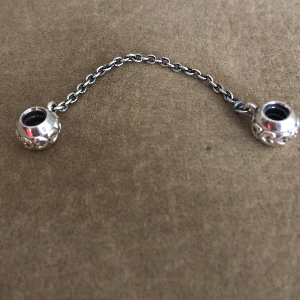 Pandora chain lock